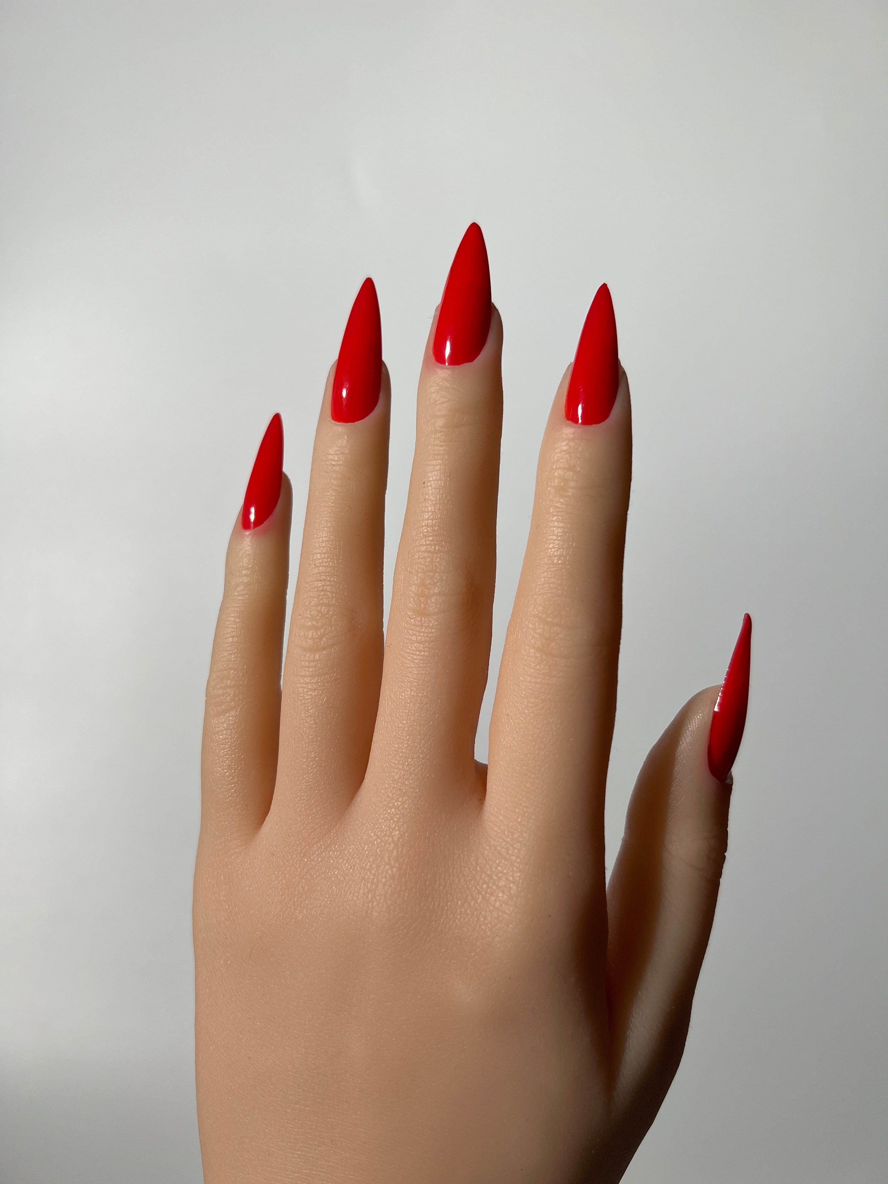 gel polish Red Riri Red