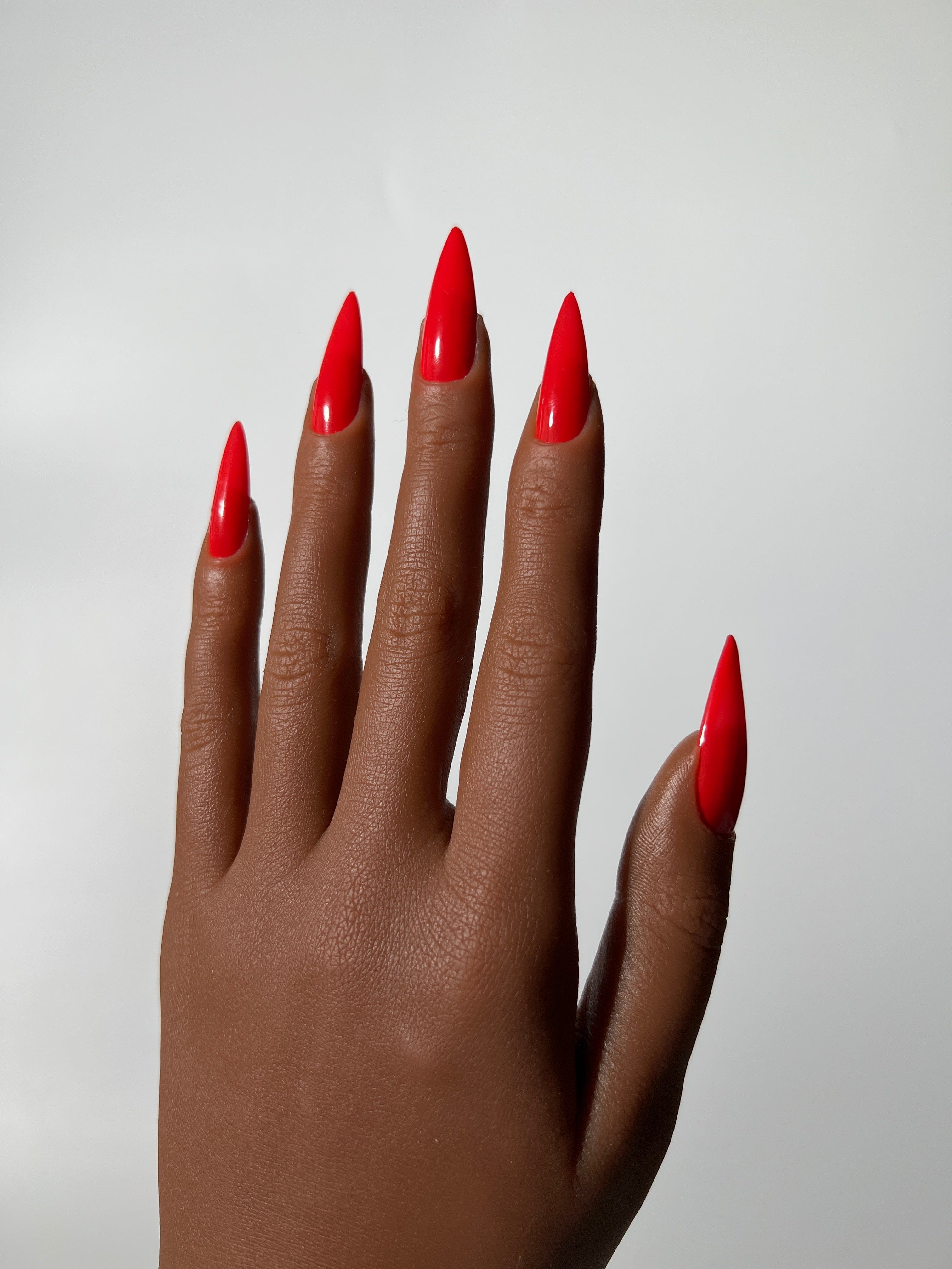 gel polish Red Riri Red