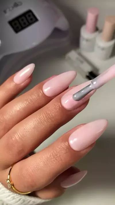 The Different Methods of Application of Builder Gel