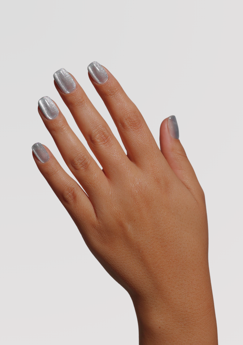 Nina New York cat eye nail gel by Ezmio Beauty