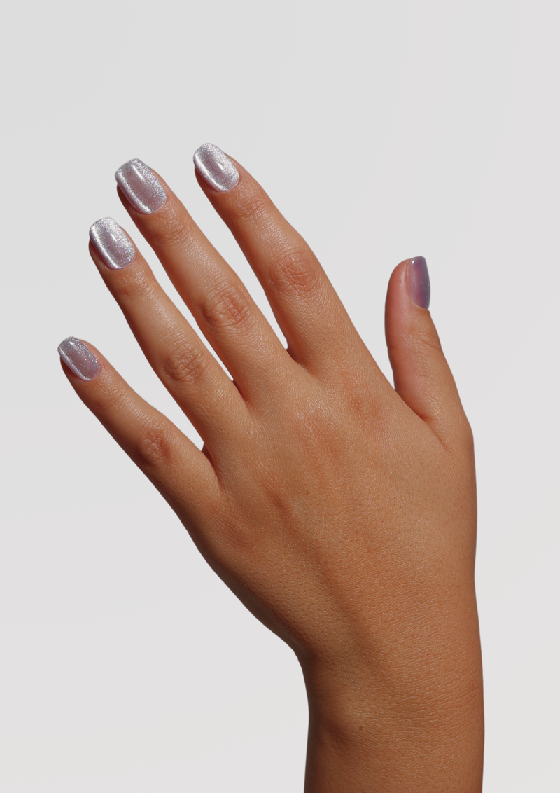 Tina Tokyo cat eye nail gel by Ezmio Beauty
