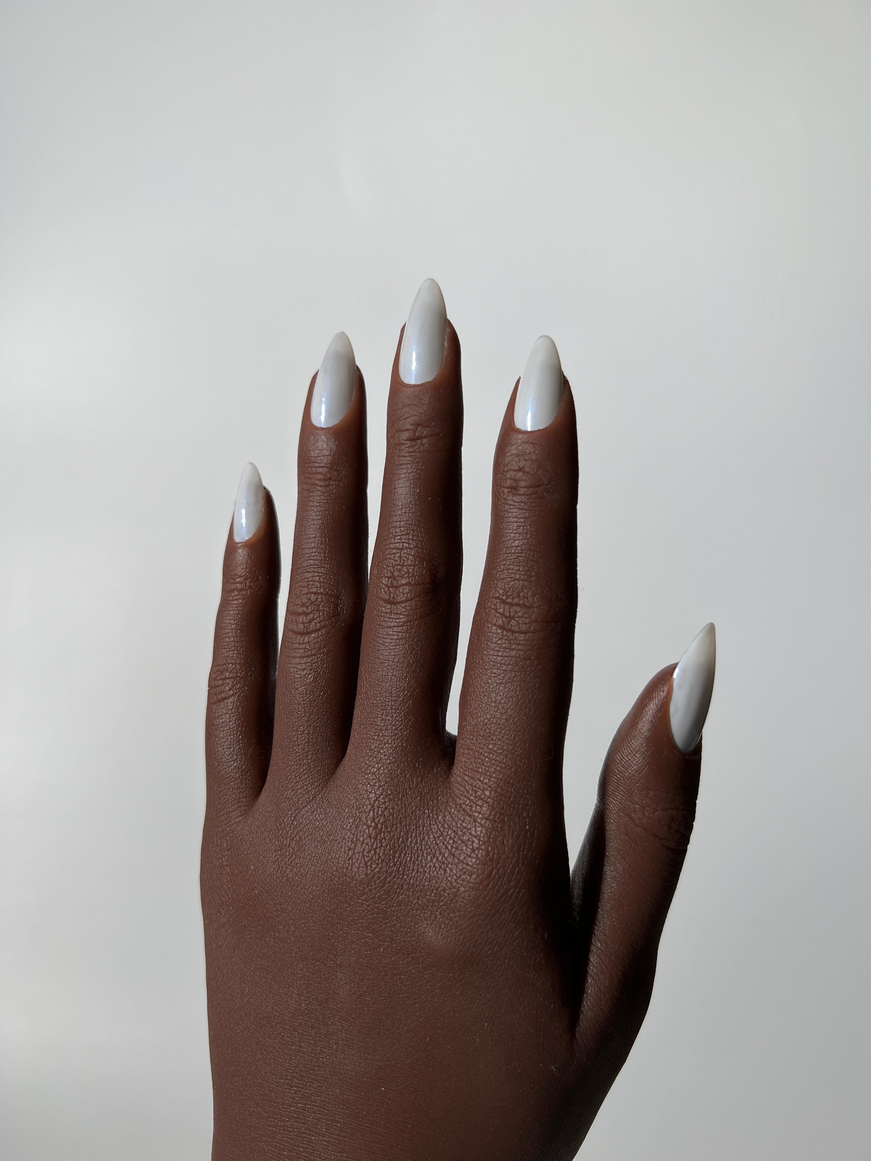 Nail Polishes White Claudia Cloud