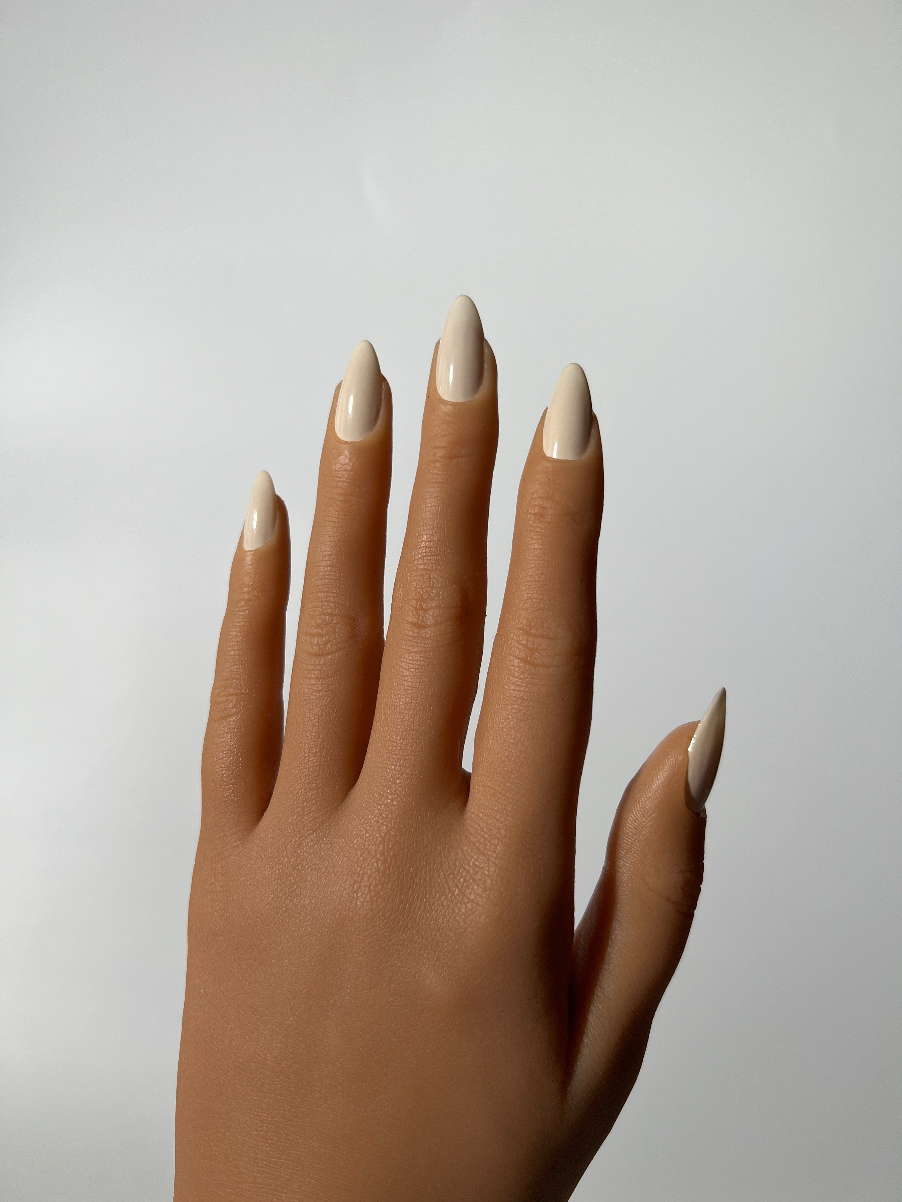 White Cleo Creme